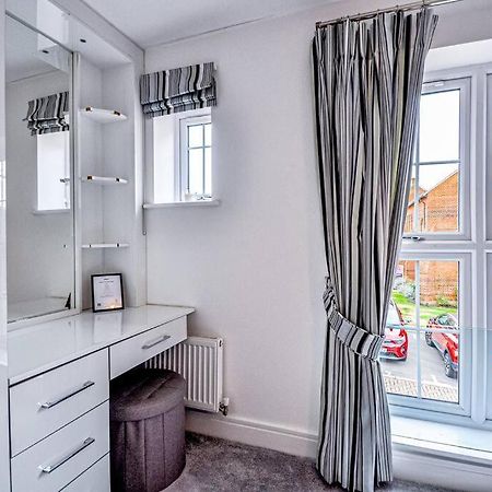 Entire House Sleeps 8 Near The River Thames Maidenhead Exterior foto