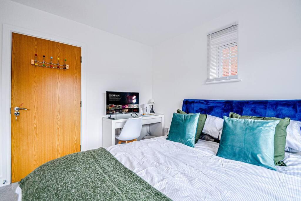Entire House Sleeps 8 Near The River Thames Maidenhead Exterior foto