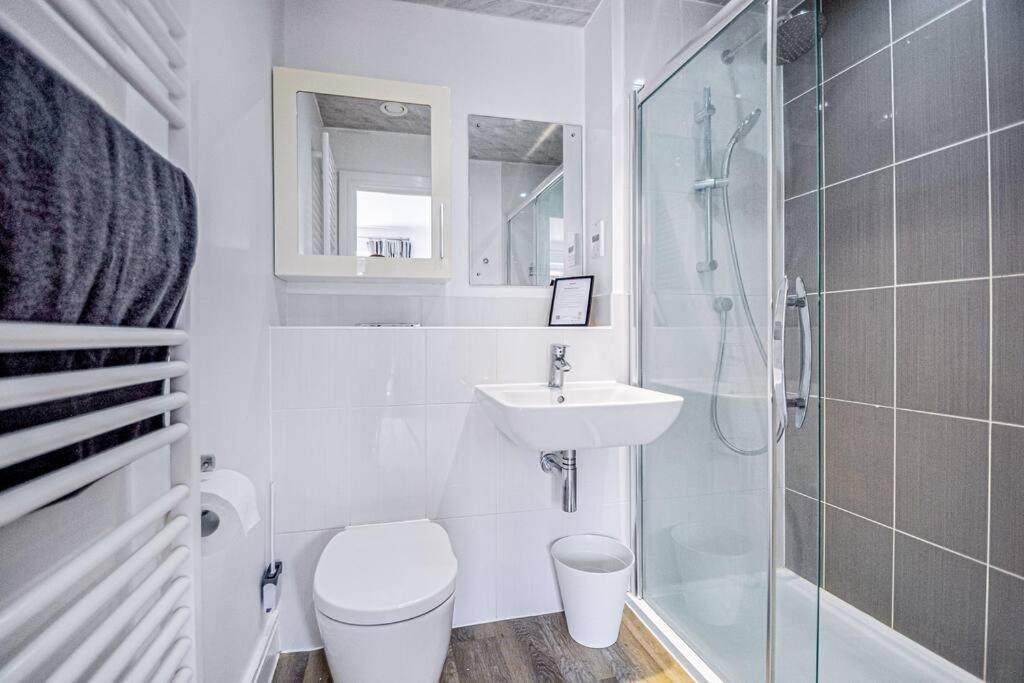 Entire House Sleeps 8 Near The River Thames Maidenhead Exterior foto