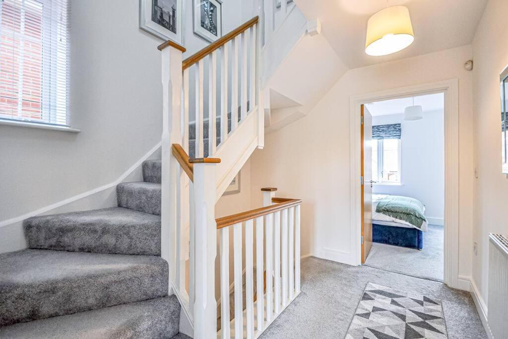 Entire House Sleeps 8 Near The River Thames Maidenhead Exterior foto