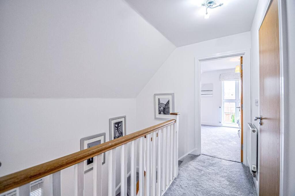 Entire House Sleeps 8 Near The River Thames Maidenhead Exterior foto