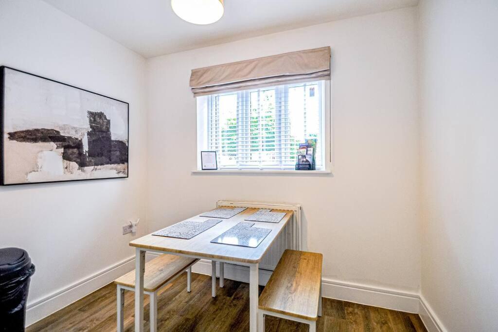 Entire House Sleeps 8 Near The River Thames Maidenhead Exterior foto