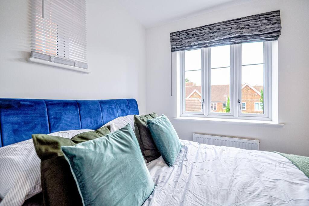 Entire House Sleeps 8 Near The River Thames Maidenhead Exterior foto