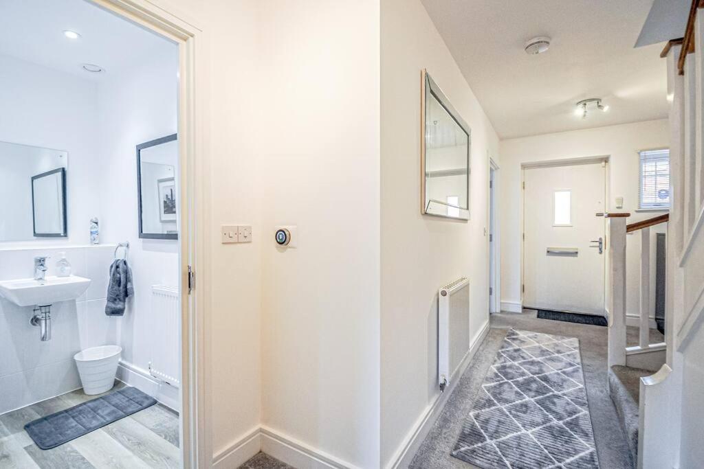 Entire House Sleeps 8 Near The River Thames Maidenhead Exterior foto