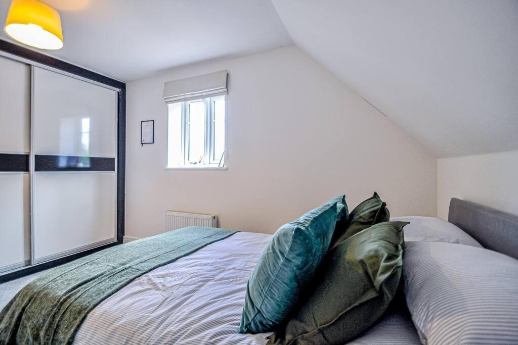 Entire House Sleeps 8 Near The River Thames Maidenhead Exterior foto