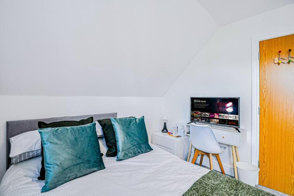 Entire House Sleeps 8 Near The River Thames Maidenhead Exterior foto
