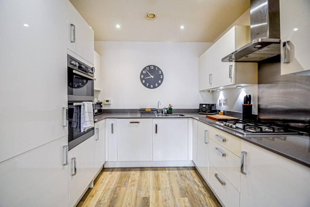 Entire House Sleeps 8 Near The River Thames Maidenhead Exterior foto