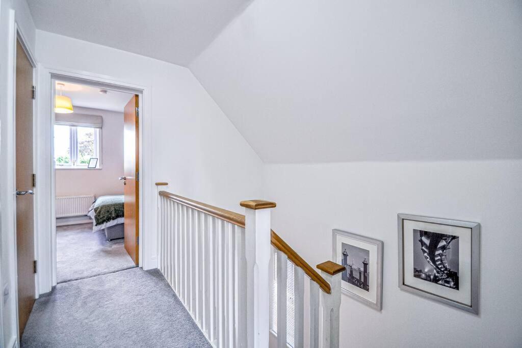 Entire House Sleeps 8 Near The River Thames Maidenhead Exterior foto