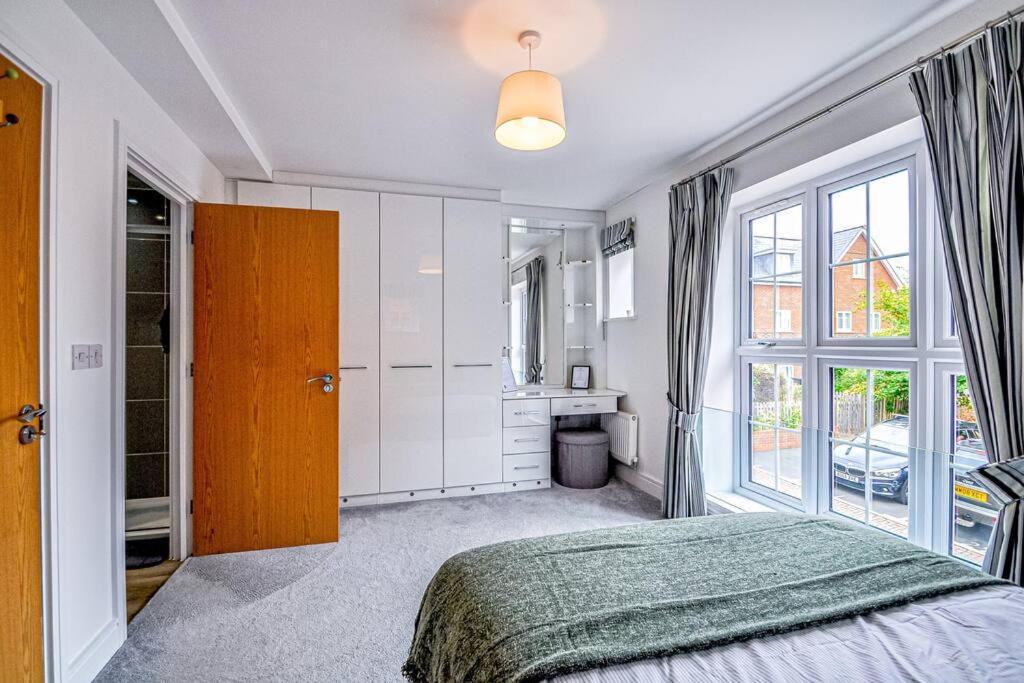 Entire House Sleeps 8 Near The River Thames Maidenhead Exterior foto