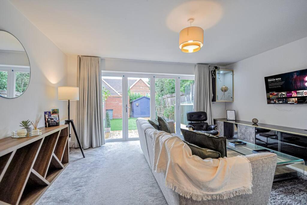 Entire House Sleeps 8 Near The River Thames Maidenhead Exterior foto