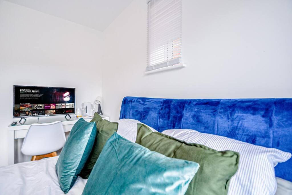 Entire House Sleeps 8 Near The River Thames Maidenhead Exterior foto