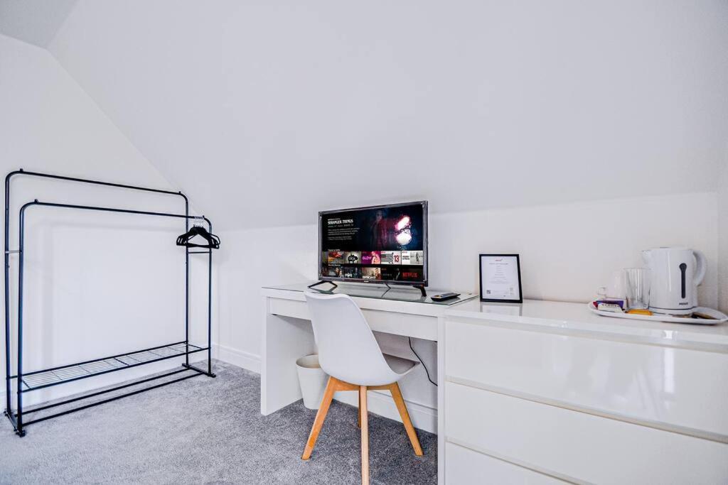 Entire House Sleeps 8 Near The River Thames Maidenhead Exterior foto